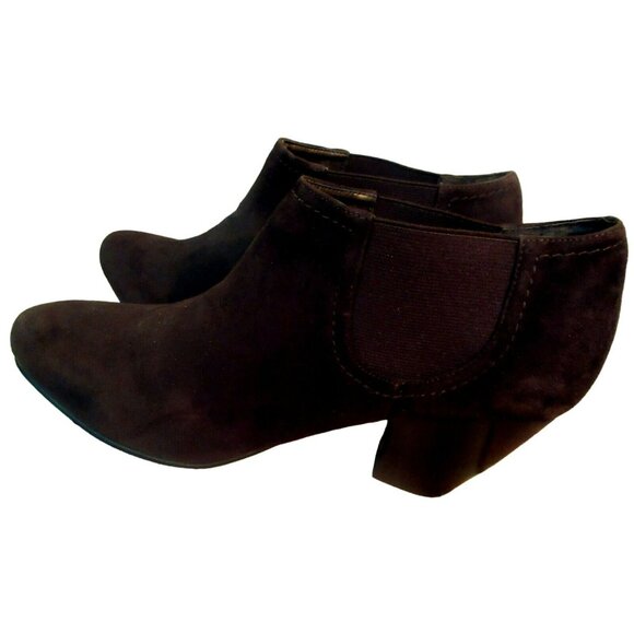 Vaneli Dark Brown Suede Tapered Block Heel Side Stretch Bootie Shoe Boot Sz 9.5 - Picture 3 of 9